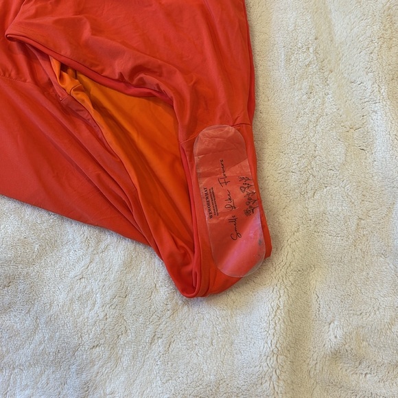 WeWoreWhat Sunset Gradient One-Piece Swimsuit size L​ - Picture 5 of 8